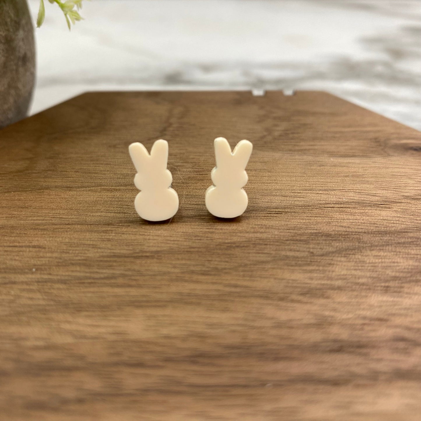 Bunny - Cream Easter earring by Arimel by Emily